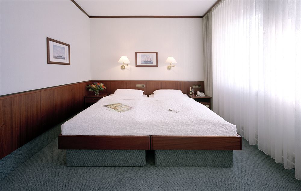 Sorat Hotel Berlin Room photo