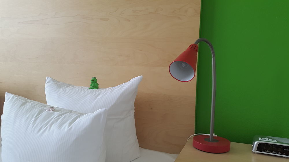 Sorat Hotel Berlin Room photo